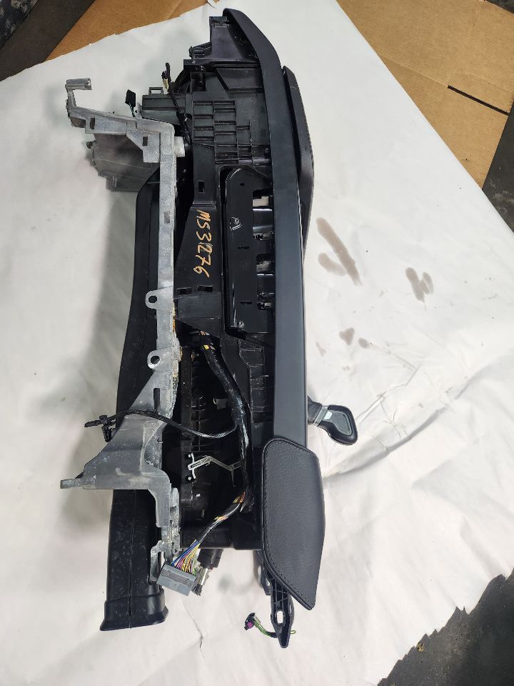 2016 VOLVO XC90 Console, Front - 448738 — photo 2