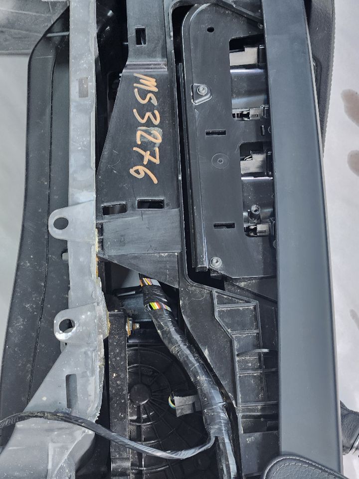 2016 VOLVO XC90 Console, Front - 448738 — photo 3