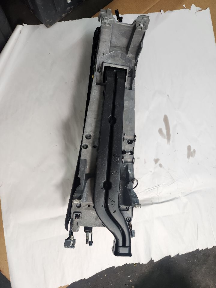 2016 VOLVO XC90 Console, Front - 448738 — photo 4
