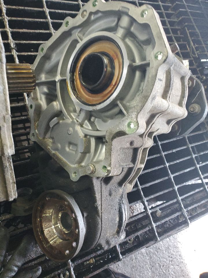 2010 LEXUS LS460 8cyl Gasoline 4.6 TRANSFER CASE ASSY - 449412 — photo 2