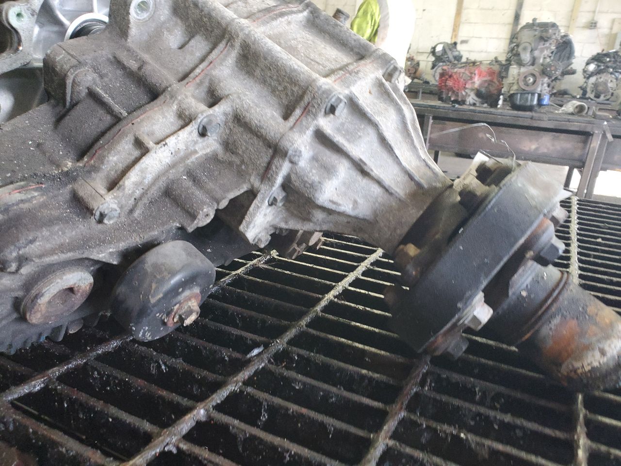 2010 LEXUS LS460 8cyl Gasoline 4.6 TRANSFER CASE ASSY - 449412 — photo 4