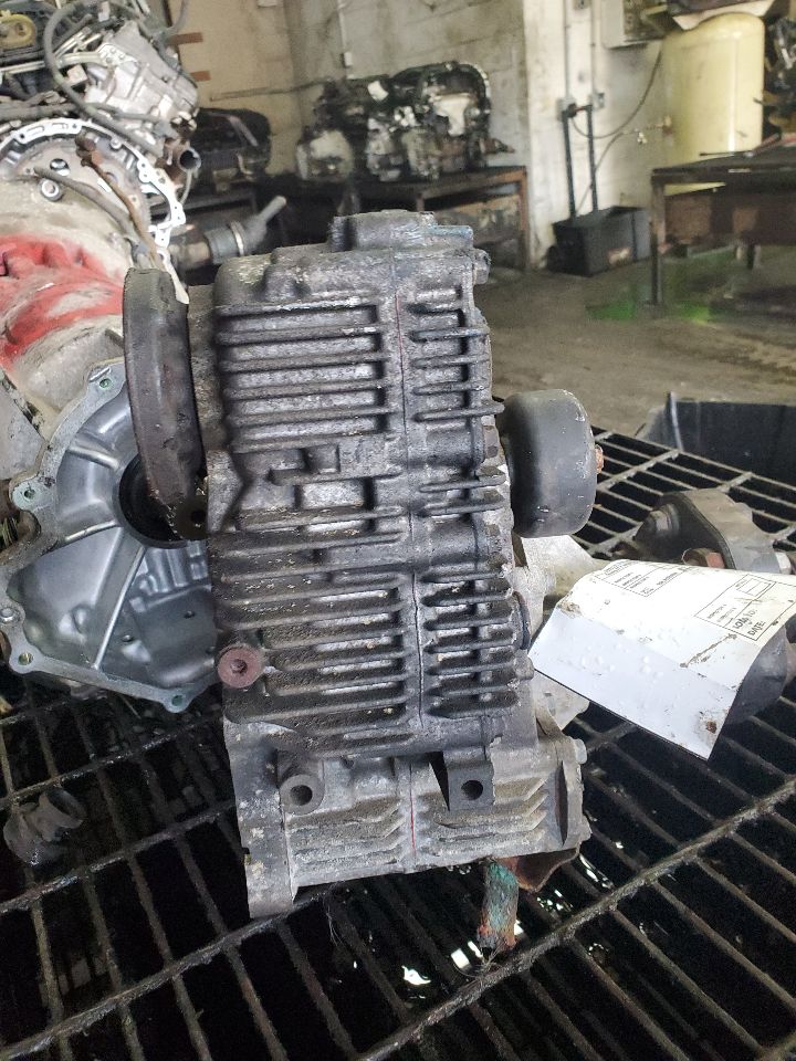 2010 LEXUS LS460 8cyl Gasoline 4.6 TRANSFER CASE ASSY - 449412 — photo 5