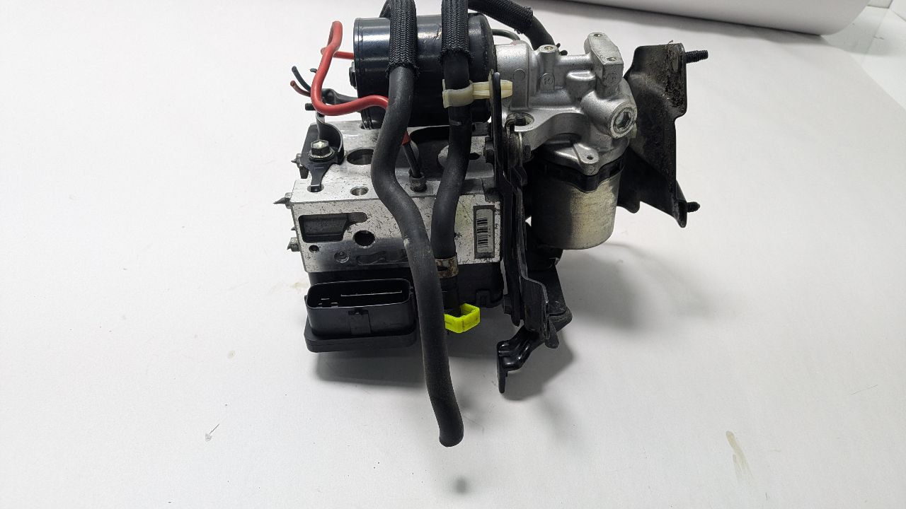 2010 LEXUS LS460 8cyl Gasoline 4.6 Anti-lock Brake Pts - 449420 — photo 2