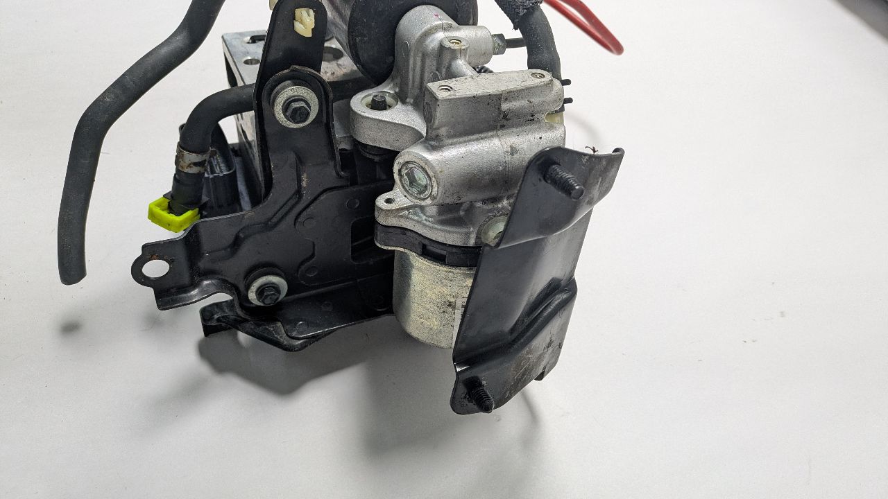 2010 LEXUS LS460 8cyl Gasoline 4.6 Anti-lock Brake Pts - 449420 — photo 5