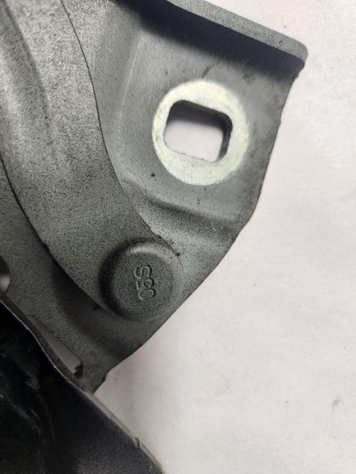 2021 AUDI S4 HOOD HINGE - 449816 — photo 2