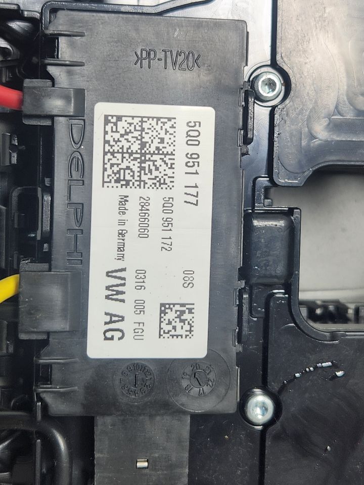 2021 AUDI S4 Console, Front - 449871 — photo 3