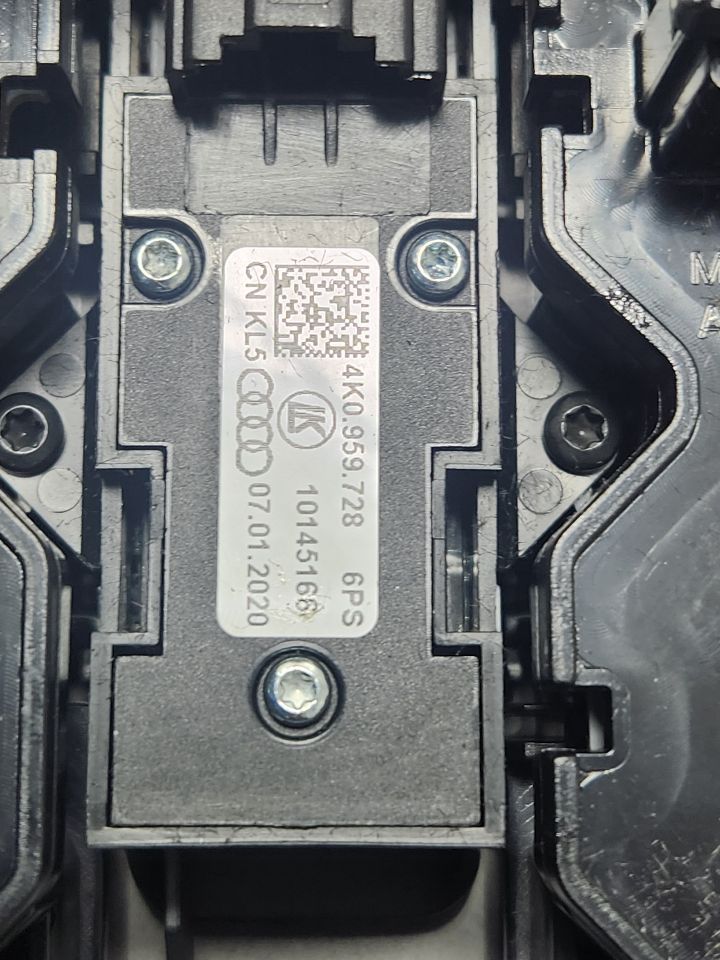 2021 AUDI S4 Console, Front - 449871 — photo 6