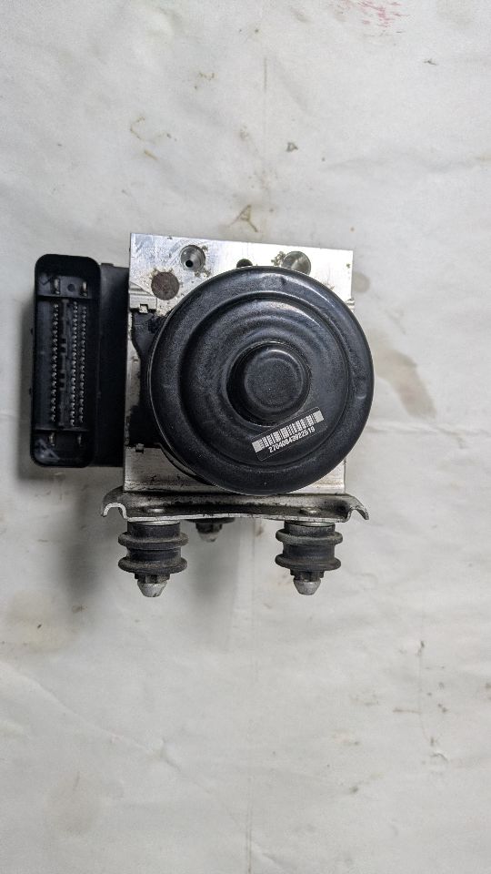 2012 VOLKSWAGEN TOUAREG Anti-lock Brake Pts - 449928