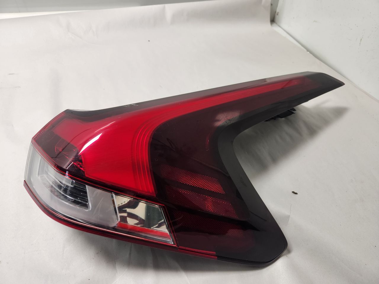 2022 MITSUBISHI ECLIPSE CROSS 1.5L 4cyl Turbo Gasoline Right TAIL LAMP - 450458