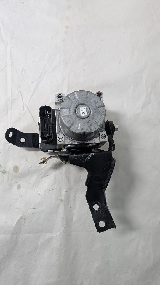 2022 MITSUBISHI ECLIPSE CROSS 1.5L 4cyl Turbo Gasoline Anti-lock Brake Pts - 450465