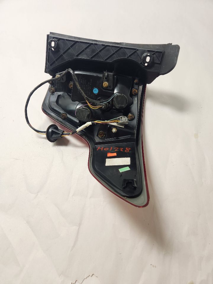 2017 FORD EXPLORER 6cyl Gasoline 3.5 Left TAIL LAMP - 450476 — photo 3