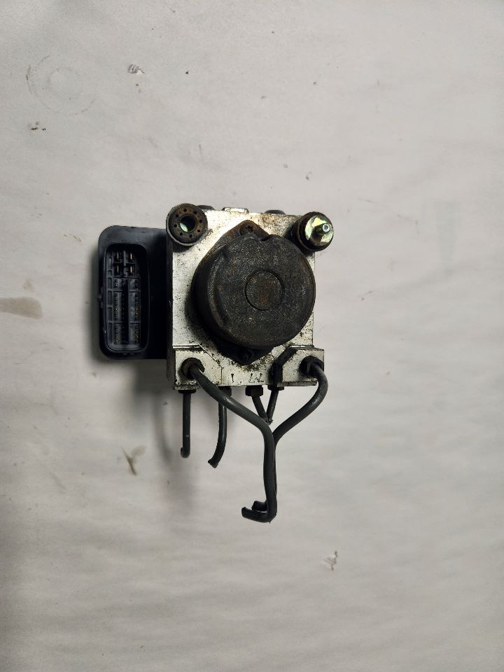 2006 TOYOTA COROLLA 4cyl Gasoline 1.8 Anti-lock Brake Pts - 450531