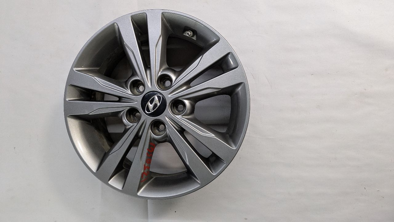 2017 HYUNDAI ELANTRA WHEEL - 450810 — photo 1