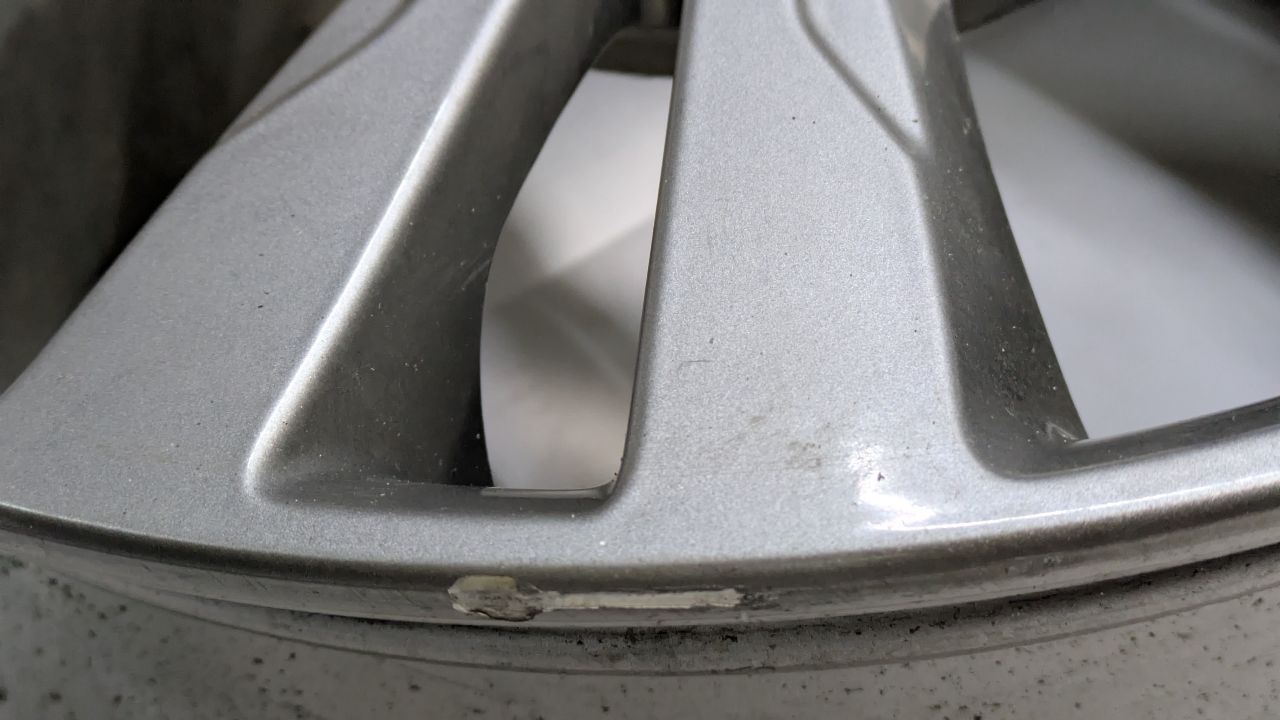 2017 HYUNDAI ELANTRA WHEEL - 450810 — photo 4