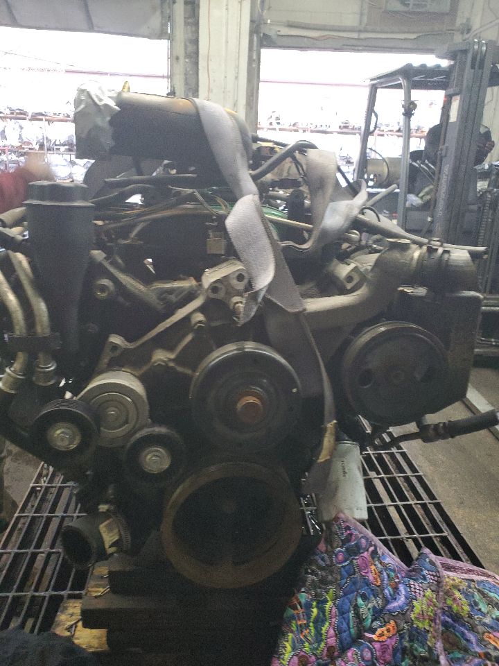 2005 JEEP LIBERTY 6cyl Gasoline 3.7 ENGINE ASSEMBLY - 451063 — photo 2