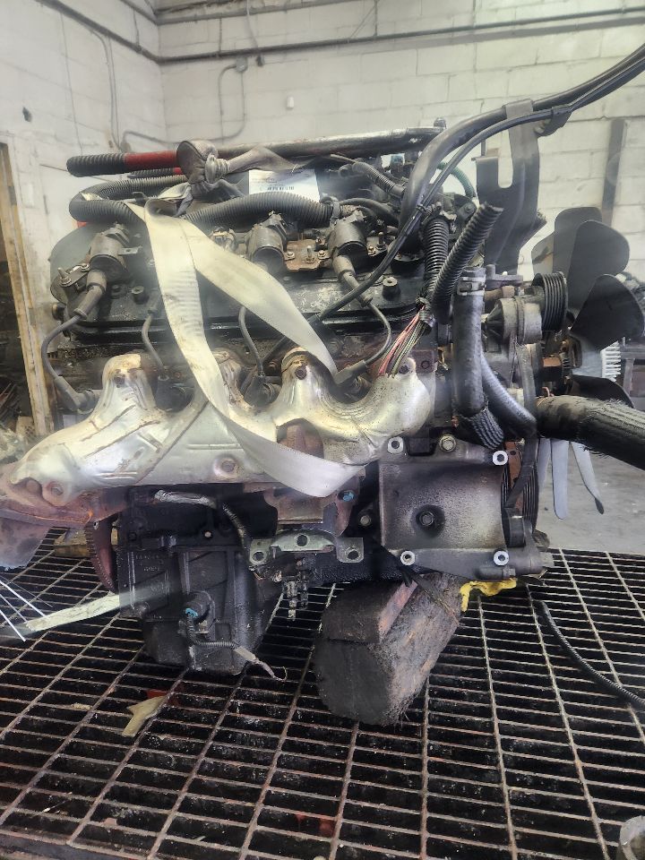 2003 CHEVROLET VAN ENGINE ASSEMBLY - 451361