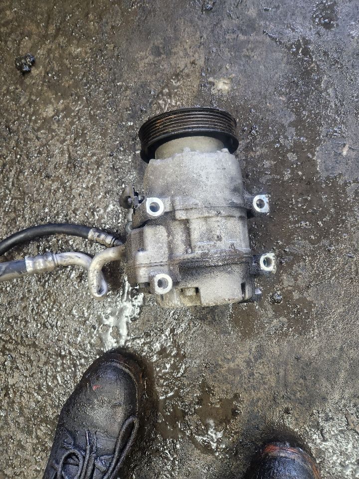 2012 KIA SORENTO AC COMPRESSOR - 451923 — photo 1