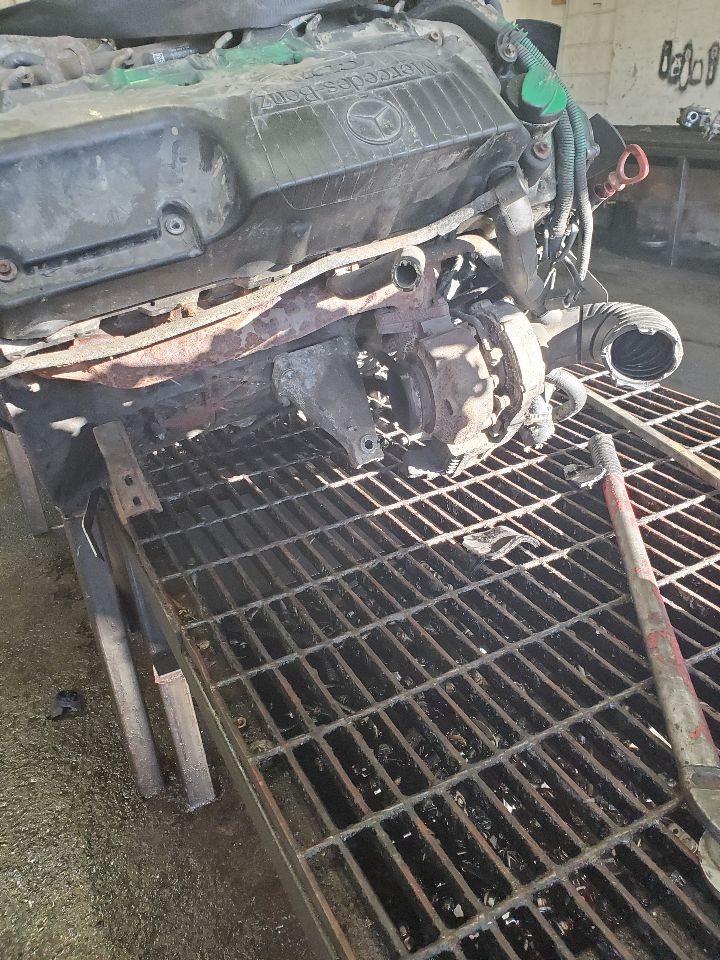 2004 DODGE SPRINTER 2500 ENGINE ASSEMBLY - 452009 — photo 2