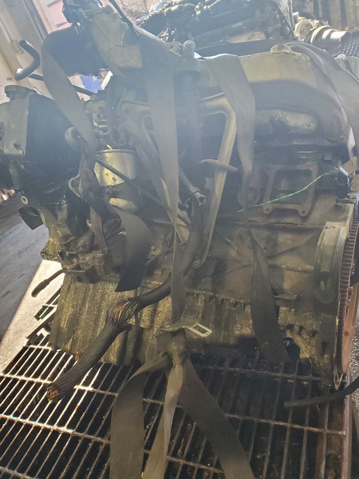 2004 DODGE SPRINTER 2500 ENGINE ASSEMBLY - 452009 — photo 3