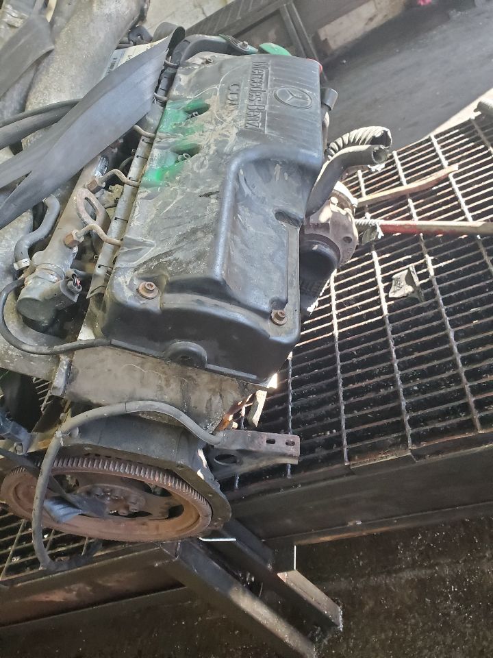 2004 DODGE SPRINTER 2500 ENGINE ASSEMBLY - 452009 — photo 4