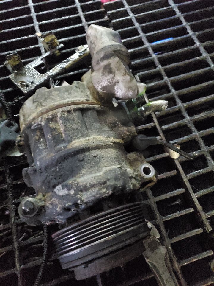 2008 BMW X3 AC COMPRESSOR - 452196 — photo 4
