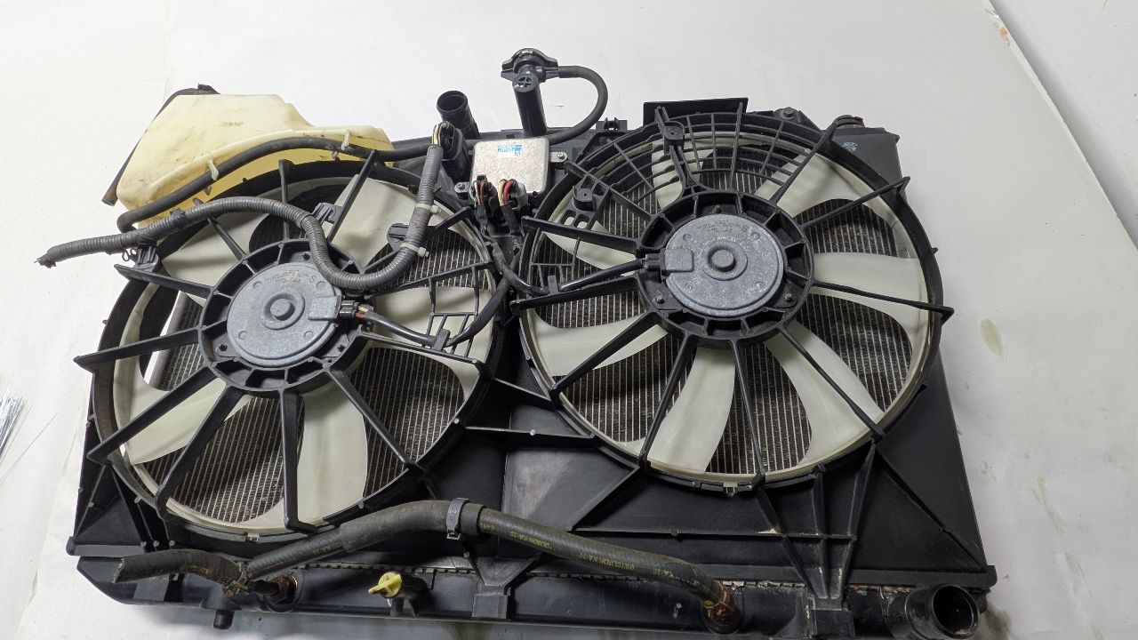 2015 LEXUS RX350 Radiators - 452280 — photo 1