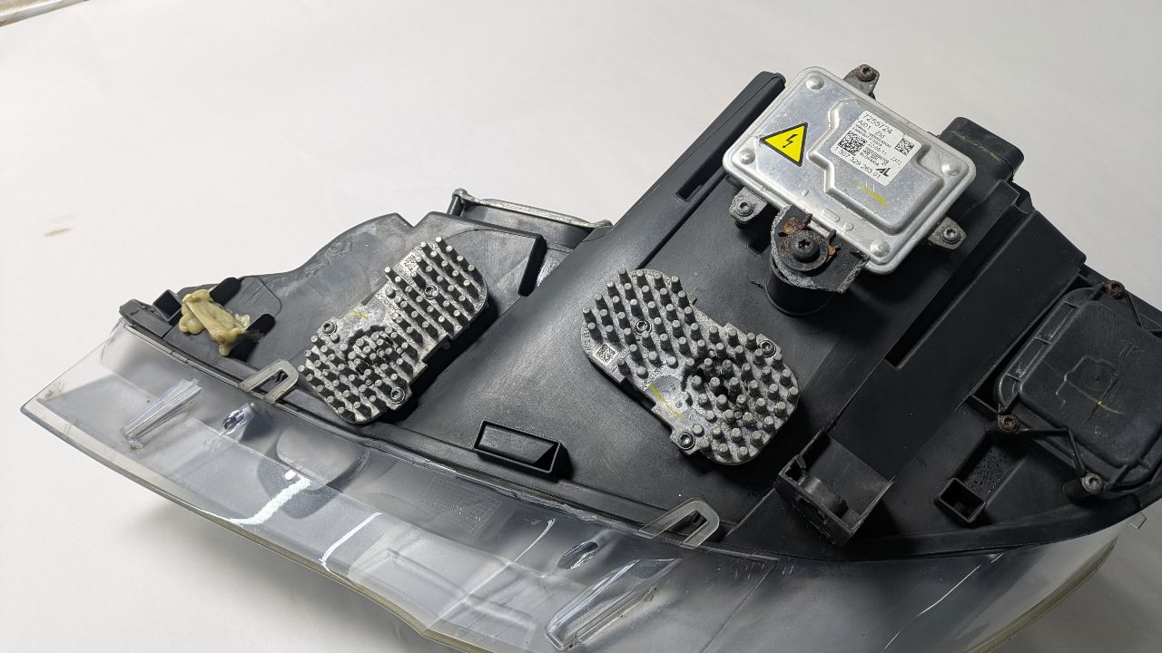 2012 BMW X5 Right HEADLAMP ASSEMBLY - 452303 — photo 2