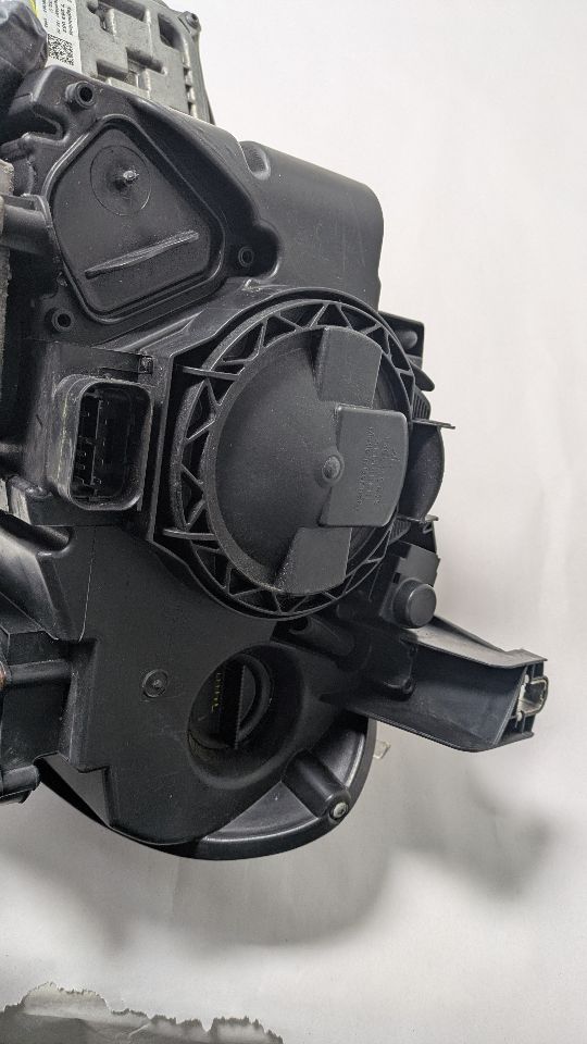 2012 BMW X5 Right HEADLAMP ASSEMBLY - 452303 — photo 4