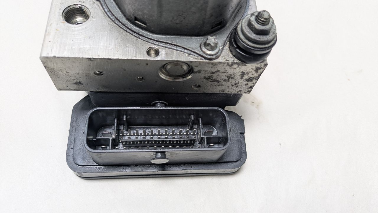 2013 NISSAN SENTRA Anti-lock Brake Pts - 452382 — photo 2