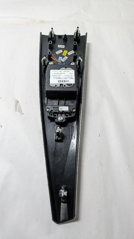 2015 BMW X3 Left Front Door Switch - 452389 — photo 2