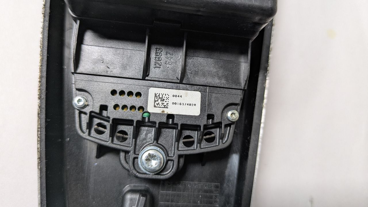 2015 BMW X3 Left Front Door Switch - 452389 — photo 3