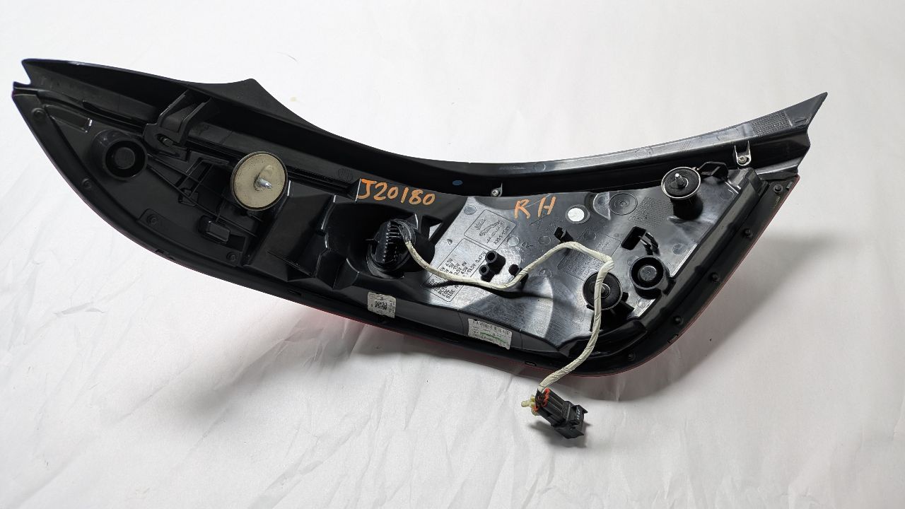 2019 JAGUAR XJ 3.0L 6cyl Supercharged G Right TAIL LAMP - 452411 — photo 4