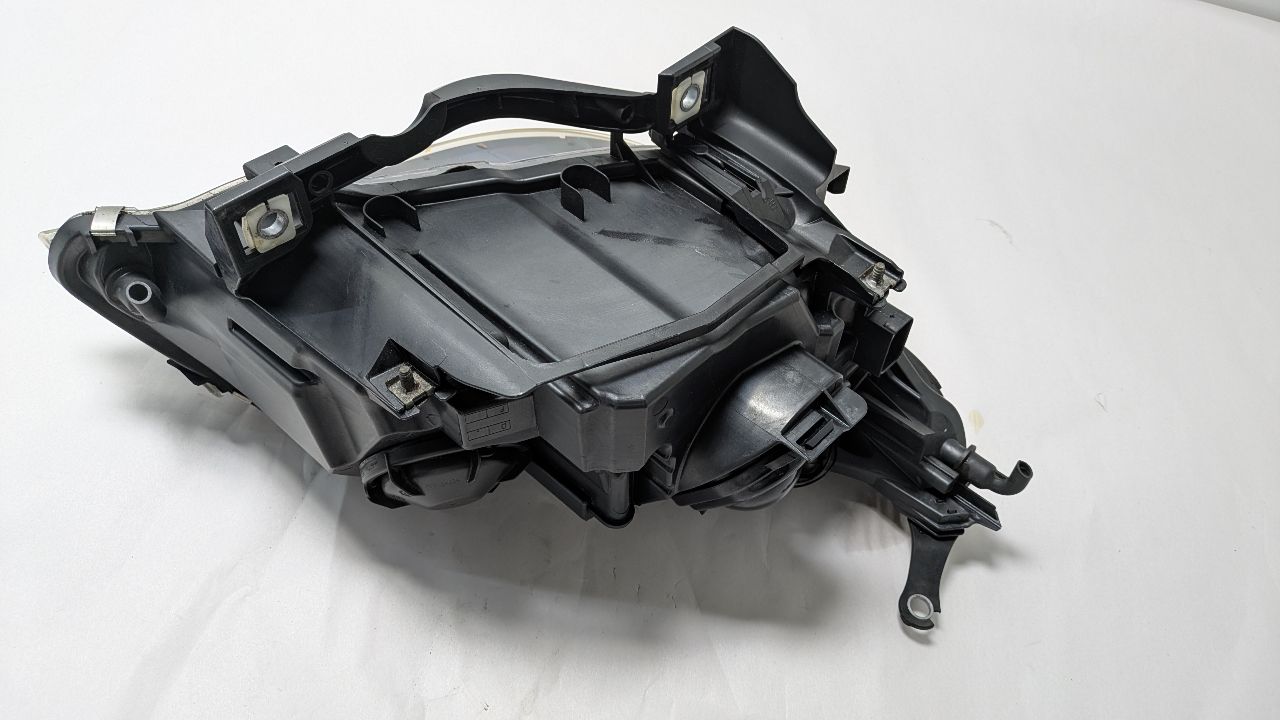 2008 BMW 528i Left HEADLAMP ASSEMBLY - 452428 — photo 4