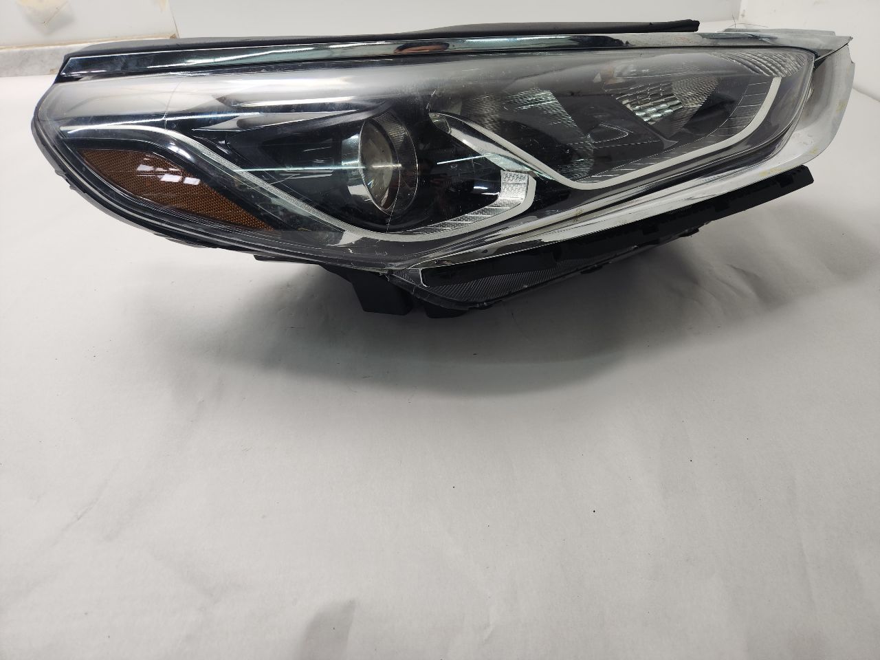 2018 HYUNDAI SONATA 2.4L 4cyl Gasoline VVT Right HEADLAMP ASSEMBLY - 452466