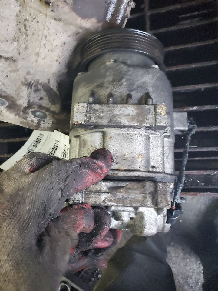 2016 KIA SEDONA AC COMPRESSOR - 453580 — photo 2