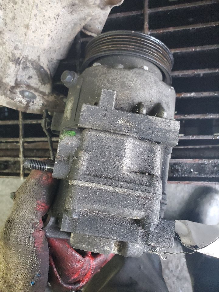 2016 KIA SEDONA AC COMPRESSOR - 453580 — photo 4