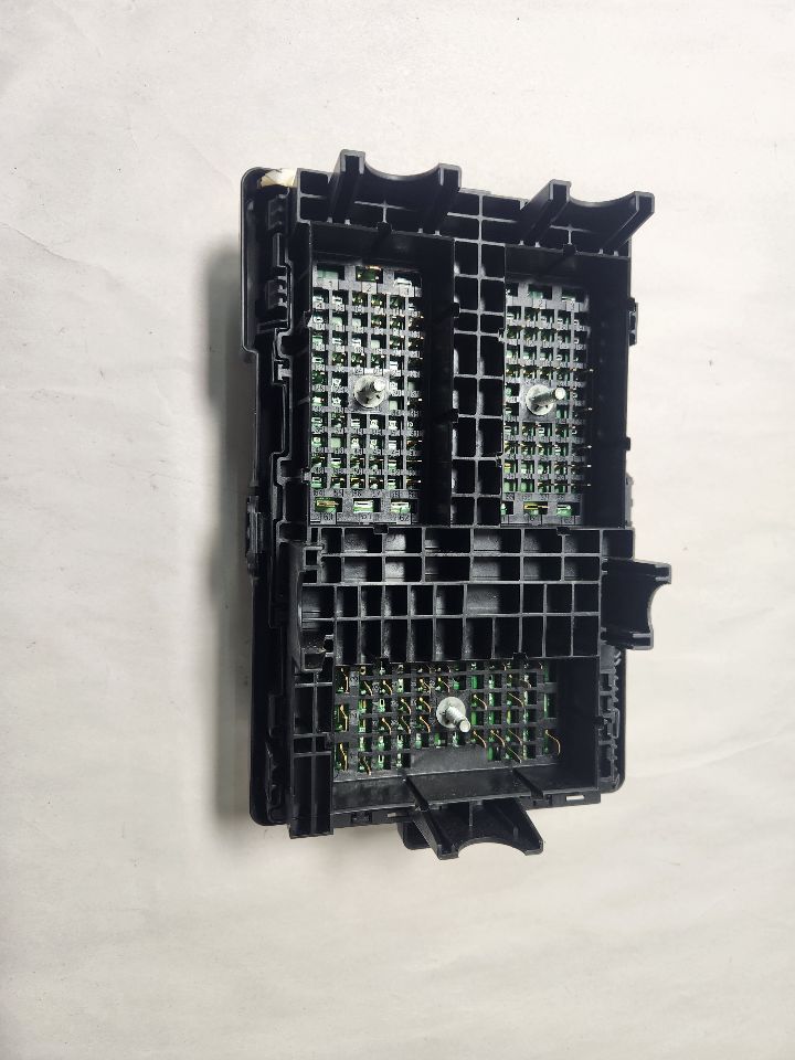 2017 CHRYSLER PACIFICA Fuse Box, Engine - 453871
