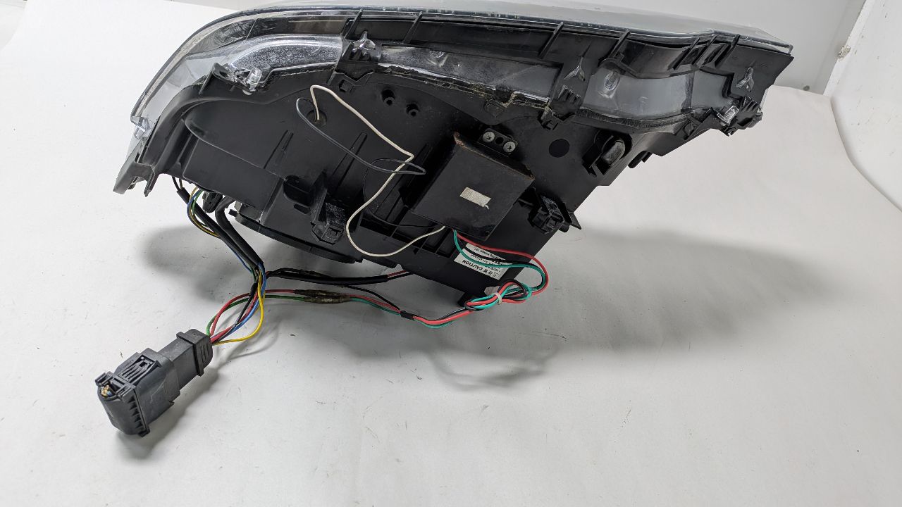2014 BMW 328i Right HEADLAMP ASSEMBLY - 453941 — photo 3