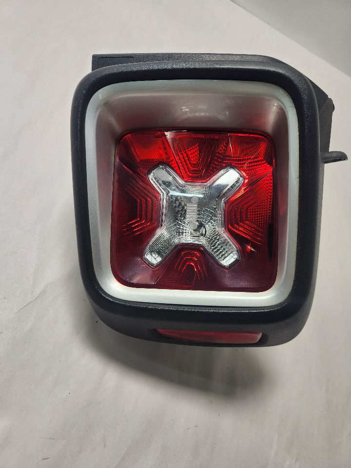 2015 JEEP RENEGADE Right TAIL LAMP - 453951