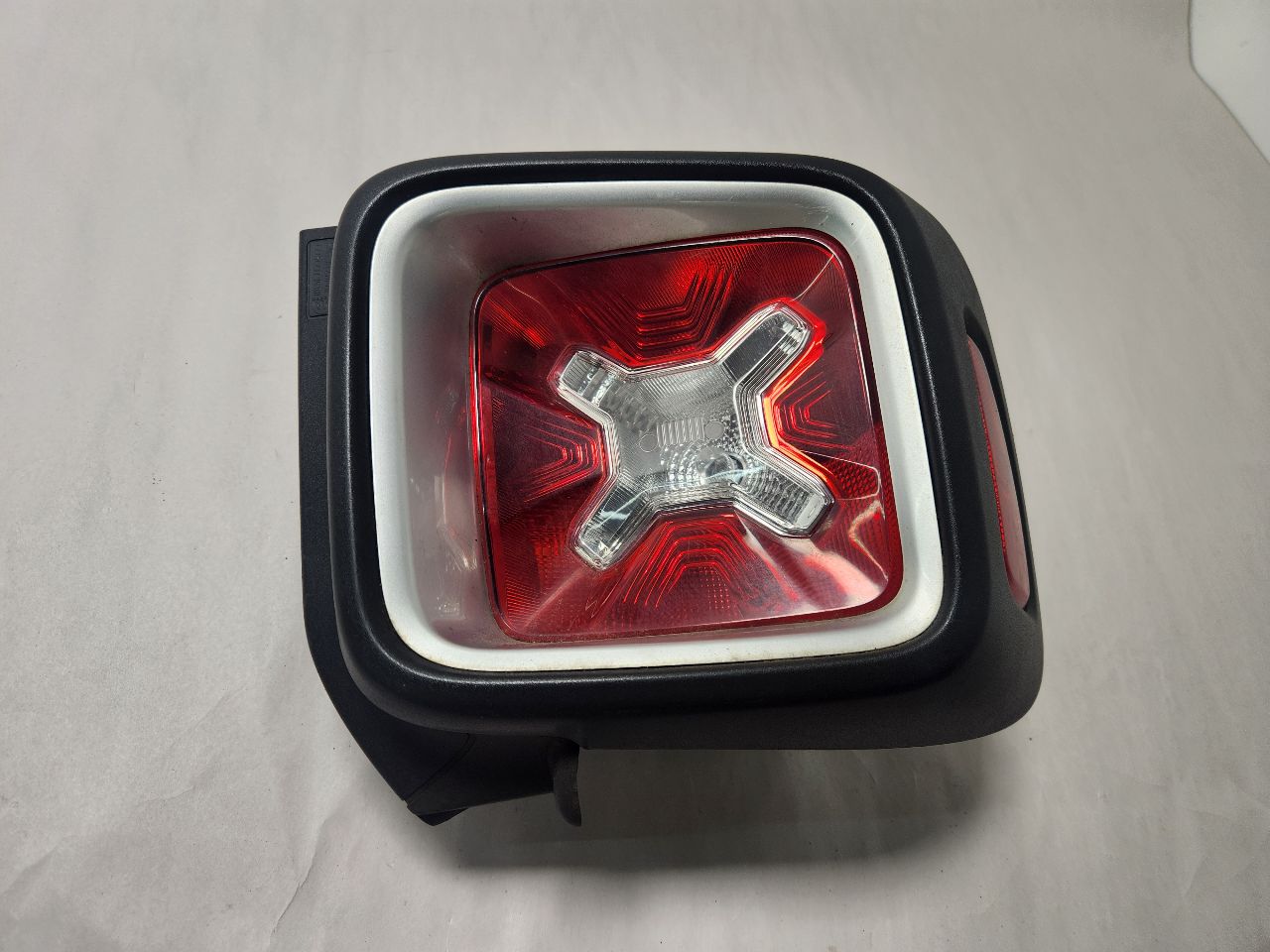 2015 JEEP RENEGADE Left TAIL LAMP - 453952