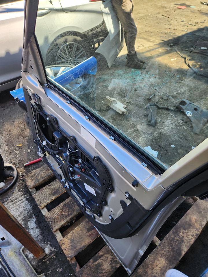 2016 LAND ROVER RANGE ROVER Right DOOR ASSEMBLY, FR - 453961 — photo 3
