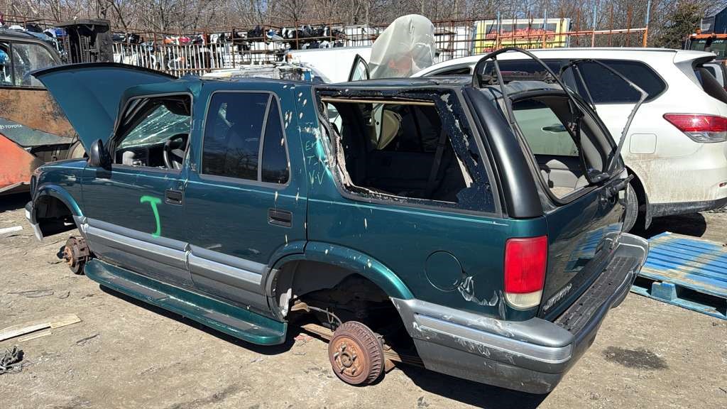 1997 CHEVROLET BLAZER S10/JIMMY S15 6cyl Gasoline 4.3 Vortec ENGINE ASSEMBLY - 453969