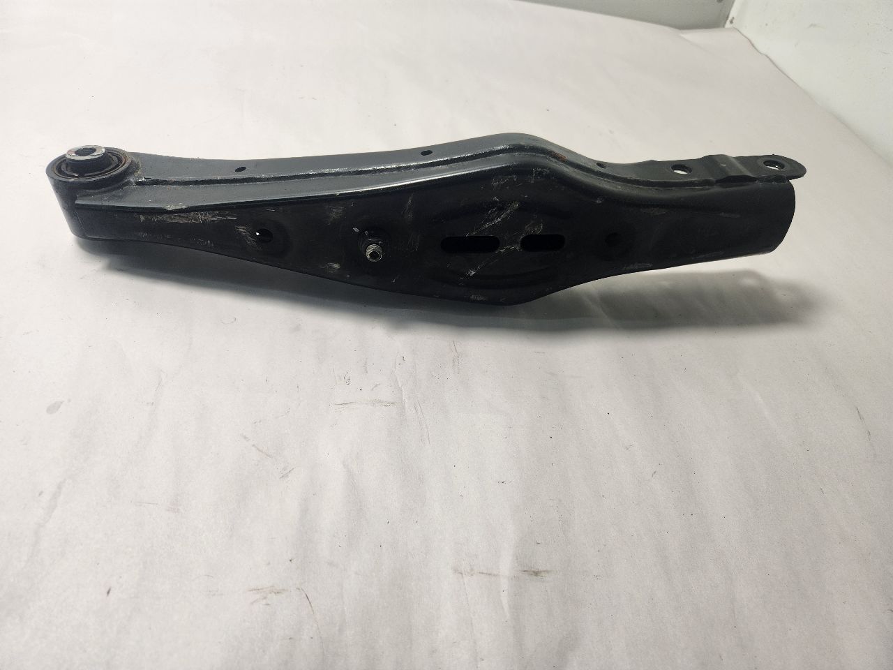 2023 KIA SORENTO Left LOWER CNTRL ARM, RR - 454418 — photo 5