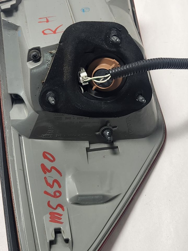 2008 LEXUS IS250 Right TAIL LAMP - 454863 — photo 3