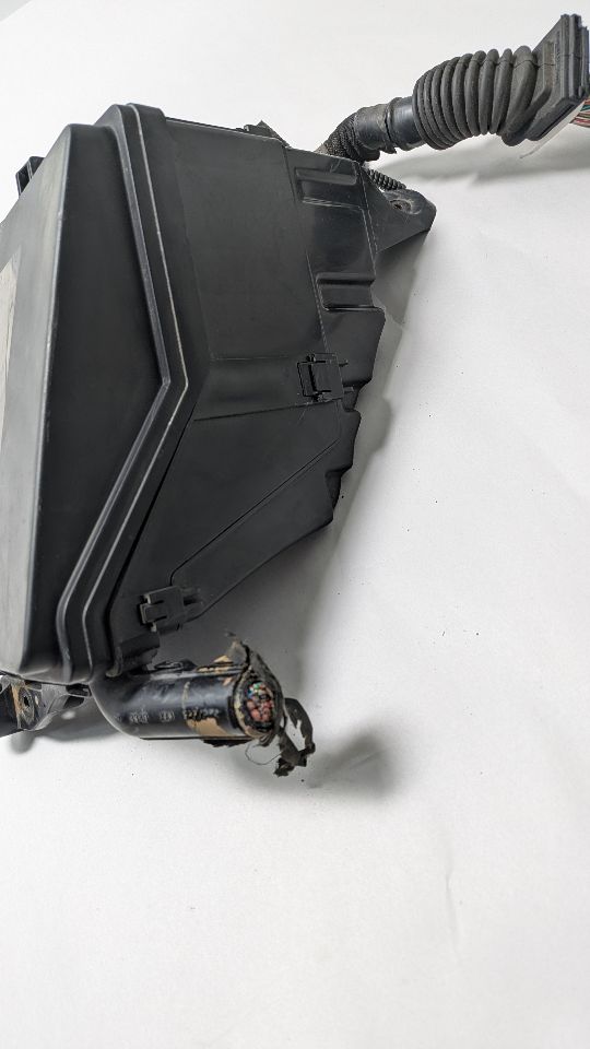 2008 LEXUS IS250 Left Fuse Box, Engine - 454870 — photo 3
