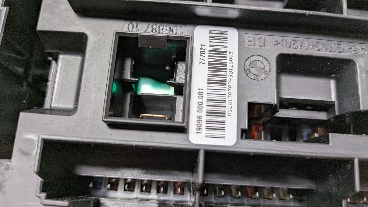2013 BMW 328i Fuse Box, Engine - 455152 — photo 4