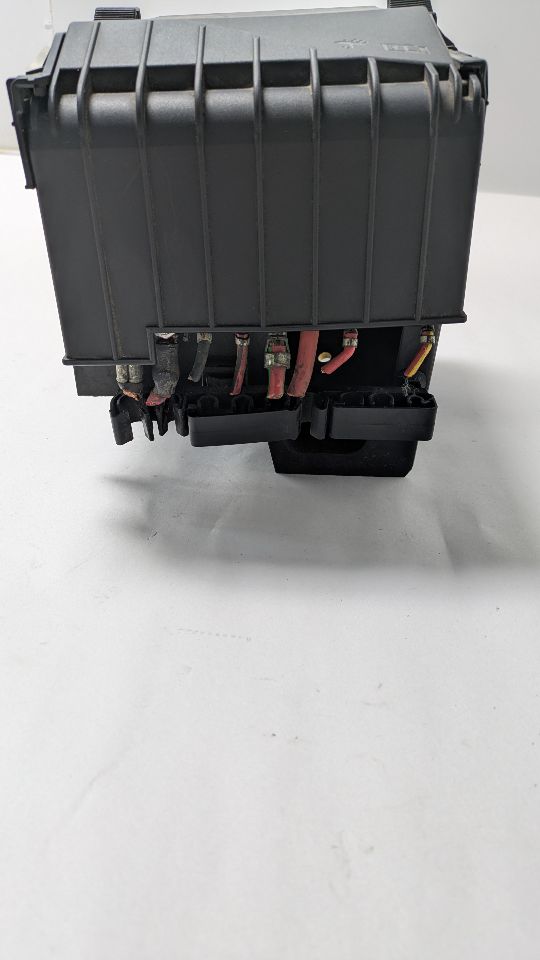 2008 VOLKSWAGEN PASSAT Fuse Box, Engine - 455438 — photo 3