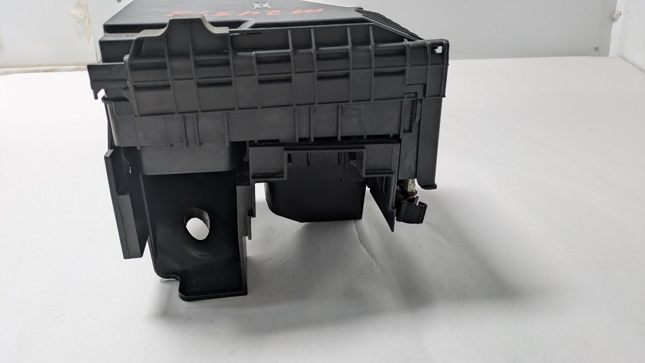2008 VOLKSWAGEN PASSAT Fuse Box, Engine - 455438 — photo 4