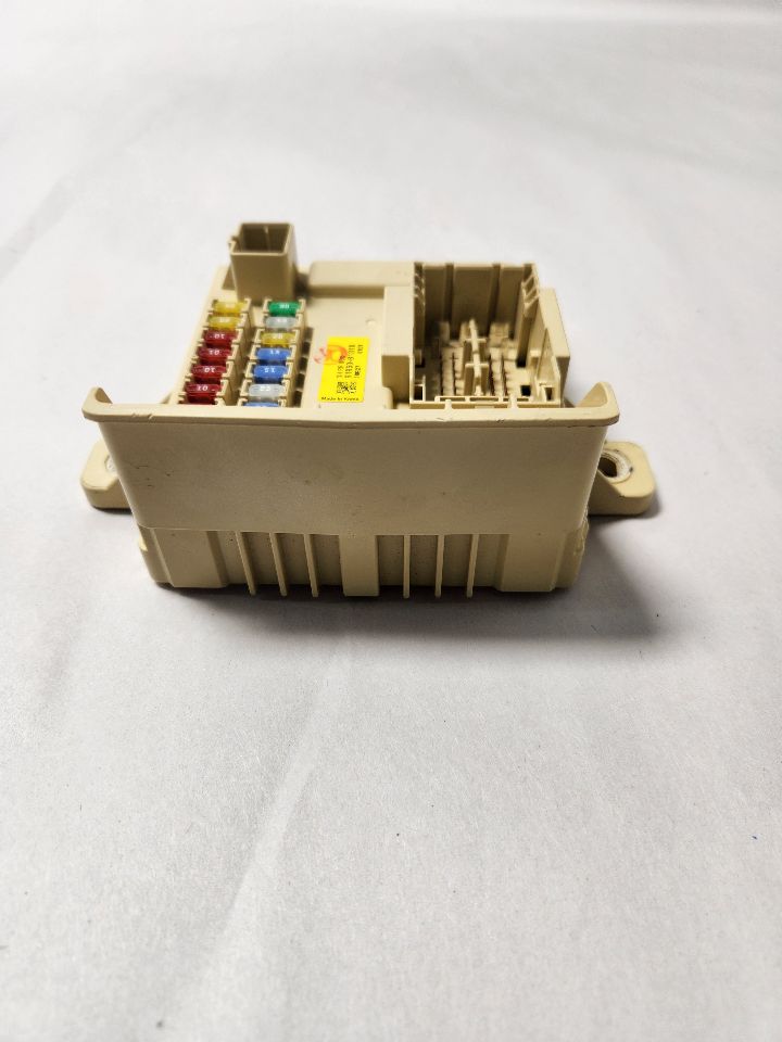 2019 GENESIS G80 Fuse Box, Engine - 455561 — photo 3