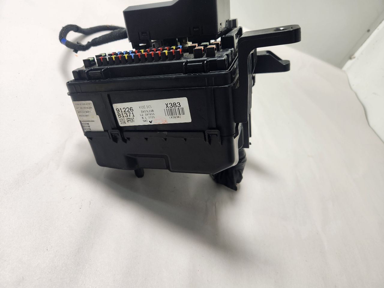 2019 GENESIS G80 Fuse Box, Engine - 455584 — photo 3